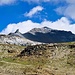... dort weiter auf dem weiss-blau markierten Wanderweg Richtung Muttenbergen