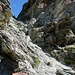 La descente initiale depuis le col de Riedmatten est très raide