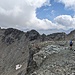 La cresta SSW del Piz Rosatsch, vista da poco prima del punto a q. 3100mt. Le gobbe rocciose presentano alcuni passi di I+.
