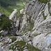 Blick vom Margelchopf Westgipfel in die Schlucht