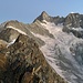 Auf dem Unter Gabelhorn überblickt man den weiteren Gratverlauf und den Abstieg über die Wellenkuppe