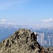 Blick gen Norden. Etwas links der Bildmitte lässt sich der Hochvogel aus dem Allgäu erblicken.