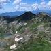 Die Cima Lago erhebt sich über dem Lago di Capezzone.