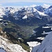 Aussicht vom Pass Juchli (2171m) nach Engelberg (1000m) mit seinen 3000er Schlossberg (3132,5m), Gross- (3198m) und Chli Spannort (3140m).