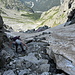 Heureusement, un petit passage sans neige rend la montée moins dangereuse