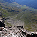 Piz Forbesch (3261,8m):<br /><br />Nun geht's alles wieder hinunter. Tiefblick vom Gipfel ins Val da Faller mit den Alpen (2021m) und Tga (1922m).