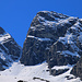 Foto vom ersten Besteigungsversuch 24./25.4.2021:<br /><br />Wuchtig präsentiert sich der Piz Forbesch (3261,8m) herangezoomt im Winterkleid. Links von ihm steht sein kleiner Zwilling Piz Forbesch Pintg (3202m) der nur äusserst selten bestiegen wird.