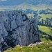 Blick über die Felsschlucht zum SE-Gipfel
