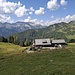 Ab hier wird´s steiler; Rückblick zur bewirtschafteten Twenger Alm.