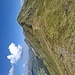 Auf dem Gipfel mit Blick zum weiteren Verlauf des Kamms.