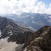 Der Hochgall schaut aus den Wolken hervor.