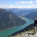 Während der gesamten Überschreitung hat man tolle Tiefblicke auf den Achensee