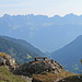 etwas neben der Alp stand dieses super schöne Aussichtsbänkli, - was für ein schöner Ausblick ins Schilstal und zur Alviergruppe