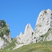 steiles Gelände, T6-Routen par excellence im Bild vereint