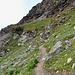 Quelques escaliers en bois facilitent la montée au col des Otanes