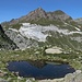 Blick hinüber zu dem auffälligen hellen Dolomit unter dem Passo Campolungo