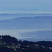 Blick über den Zürichsee und viele Hügel