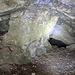 In der legendären Sandbalmhöhle, die grösste Kristallspalte im Kanton Uri.
