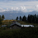 il rifugio visto alle spalle e il panorama a fronte