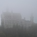 Mystisch! – Beim Blick von der Marienbrücke versteckt sich das Neuschwanstein im Nebel