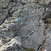 Abseilstelle am Pizzo Crozlina. Bei den blauen Punkten könnte man auch abklettern.