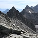 Blick vom Pizzo Canà auf die bevorstehenden Türmchen. Sieht alles furchtbar brüchig aus, ist es aber gar nicht so.