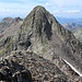 Der Ostgrat des Pizzo Crozlina (rechts im Bild) sieht vom Campo Tencia schon beeindruckend aus.