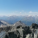 Blick in die vergletscherten Ötztaler Alpen. Rechts sieht man den Vorgipfel.