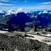 Tiefblick über den Aufstiegsweg beim Erreichen des Gipfelgrats.