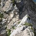 Eine weitere Stelle I/UIAA in der Scharte<br />Das Geröll links im Bild ist lose und locker