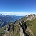 Aussicht vom Chli Fulfirst: Rechts Gamsberg, hinten Sichelchamm und Walensee