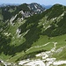 Steilere Karstufe hinauf.