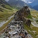 An wenigen anderen Stellen wird, weil ausgesetzt oder/und brüchig, auch mal die T5 gerissen. 