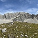 Rückblick zum Gipfel im Abstieg