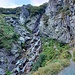 ...zu einem Wasserfall.