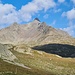 <b>Sul versante sinistro della Valle di Gavia emerge il Monte Gavia (3220 m).</b>