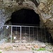 Nichts wie rein in die Grotta di San Martino! Dachten wir. Tja, nix war's. 
(WoPo: WICHTIGER Hinweis: es war nicht mein dicker Hintern, der beim Versuch über den Zaun zu steigen, die beiden Gitterstäbe auseinanderbog.)