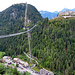 Die Brücke ist optimal eingebettet in einer Burgenwelt. 