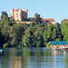 Blick über den Alpsee zum Schloss Hohenschwangau.