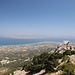 auf dem Dikeos mit Blich zur Türkei und Kos Stadt hintern dem Felsen