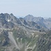 Zoom zum Hinterberg unter der Rotbühelspitze. Ob diese für ihre beiden "Nebengipfel" mit kaum 5 Meter Schartenhöhe nun unbedingt noch jeweils einen Wegpunkt gebraucht hätte, darf man bezweifeln