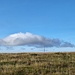 Der Ostwind sorgte am Morgen für eine kompakte Wolkendecke, welche sich hier über dem westlichen Feldberg-Plateau aber auflöste.<br /><br />Schon öfters habe ich am Feldberg erlebt, dass es bei [Nord-)ostwind kleinräumig völlig verschiedene [https://www.hikr.org/gallery/photo3506238.html?img_tag=f%C3%B6hnwalze#1 Wetterverhältnisse] geben kann.<br /><br />
