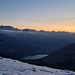 Langsam leuchten die Lichter im Tal