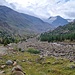 <b>Superato il Torrente Cedèc costeggio il Torrente Frodolfo sul suo lato nord. 
Il paesaggio è molto selvaggio e suggestivo. </b>