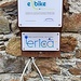 <b>Cos'è E-BIKE?
"Garantire la conservazione, la promozione e lo sviluppo del patrimonio naturale e culturale dell’area ed aggregare l’offerta turistica del territorio creando un cluster ad hoc. È questo ciò a cui punta il Progetto E-BIKE: aumentare la presenza di turisti sportivi e sportivi turisti nell’area permettendo la conoscenza di tutto quello che il territorio può offrire.

E così, con una ciclovia alpina, che si snoderà per i sentieri delle Alpi italo svizzere, e-bike punta a mettere a sistema tutte le realtà imprenditoriali del territorio in un unico cluster e garantire ai potenziali fruitori un unico luogo fisico in cui conoscere il territorio, programmare la propria esperienza e scoprire la Alp experience aperta a tutti grazie all’utilizzo della mountainbike a pedalata assistita.

La ciclovia partirà dal Forte di Bard, in Valle d’Aosta, attraverserà l’area pedemontana piemontese per poi risalire verso il Lago Maggiore. Da lì, con attraversamenti ecosostenibili, sarà possibile “sbarcare” in Lombardia o proseguire verso l’area ticinese per poi pedalare sul confine italo-svizzero, attraversare la regione luganese, il Lago di Lugano, Porto Ceresio e, attraverso i sentieri della Valle d’Intelvi, trovarsi a godere delle meraviglie del Lago di Como. Ancora attraversamenti ecosostenibili e via sulla ciclabile del fiume Adda per risalire le Alpi dalla Val Malenco e pedalare verso Poschiavo, dall’alta Valtellina per trovarsi a Livigno o all'interno del Parco Nazionale dello Stelvio".</b>