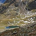 Blick auf den Getrumsee. Links der schneegefüllten Rinne erkennt man den Anstieg zum Plankenhorn.