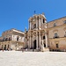 Die Kathedrale von Ortigia "Duomo Santa Maria delle Colonne" mit der Barockfassade mit dem grossen Domplatz