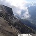 Der Gatschkopf fällt steil ins Inntal ab, an seinen Hang schmiegt sich die Augsburger Hütte