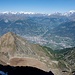 Becca di Nona und die Stadt Aosta vor einer gewaltigen Hintergrundkulisse. 