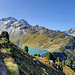 Le long de l'ancien bisse de Chervex, vue sur le barrage de Cleuson.